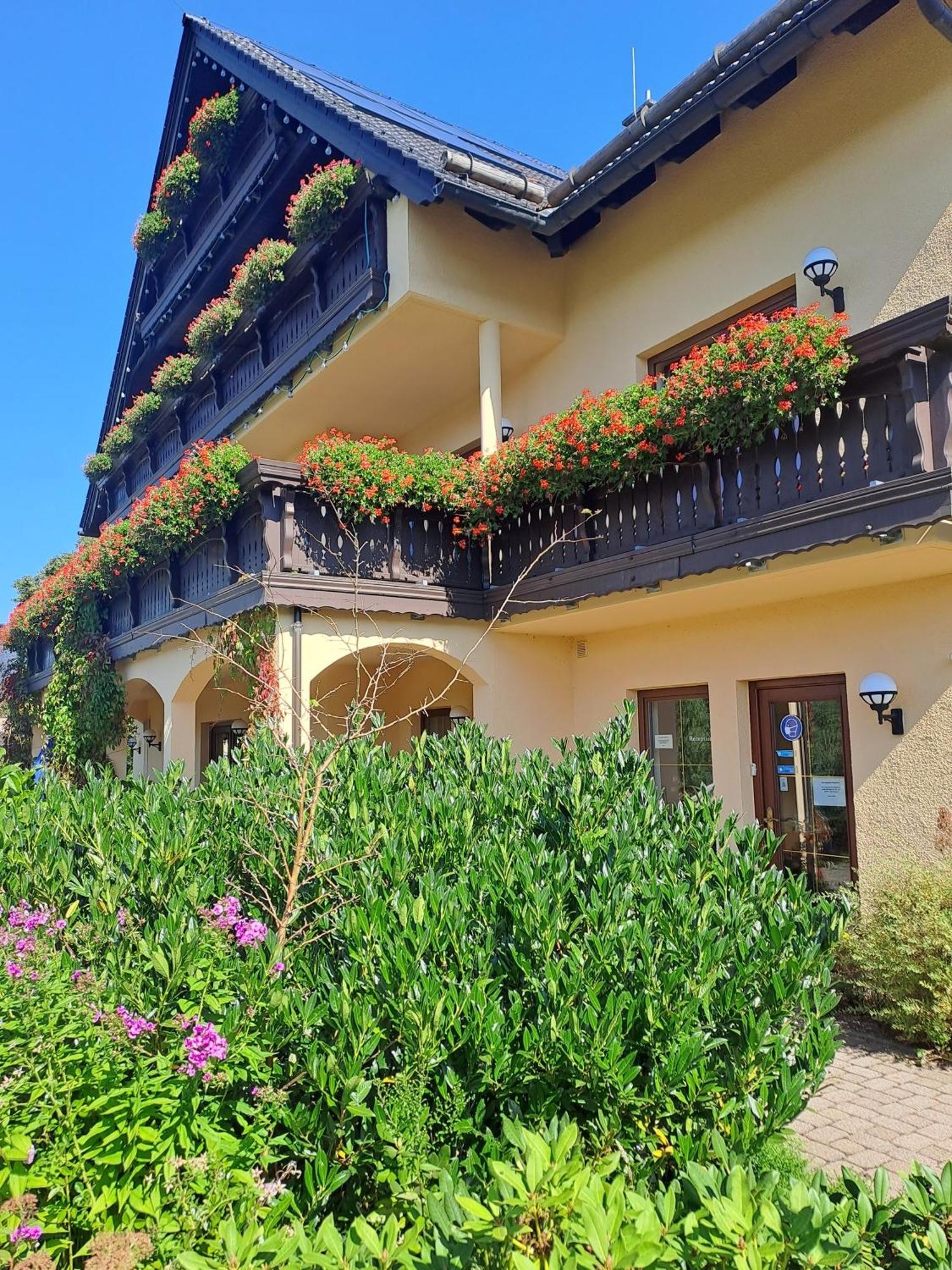 Pension Bergblick Marienberg Bagian luar foto